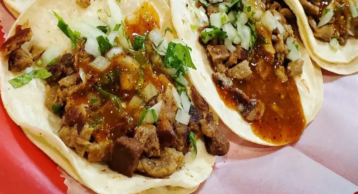 You are currently viewing Tacos de Soyrizo (Vegan Sausage)