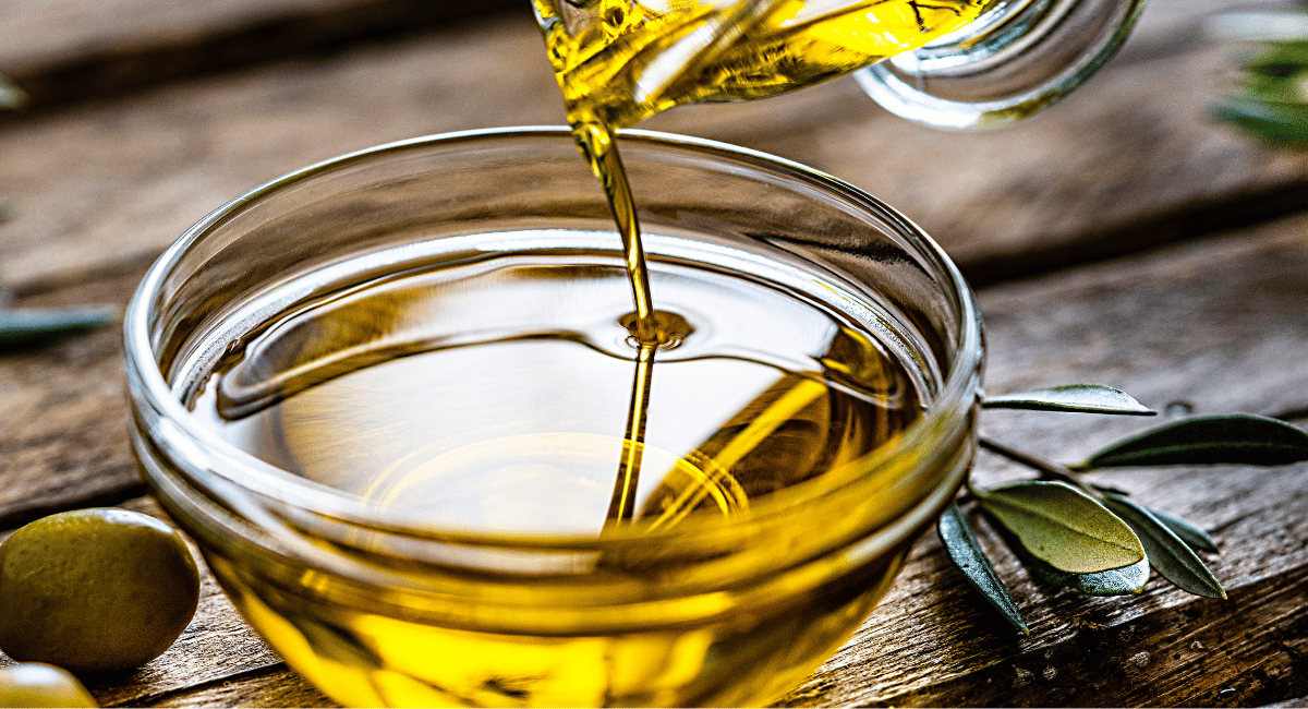 You are currently viewing What is Olive Oil? How to use it Effectively?
